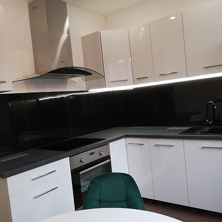 Slnecny Apartman Blizko Centra Apartment Kosice Bagian luar foto