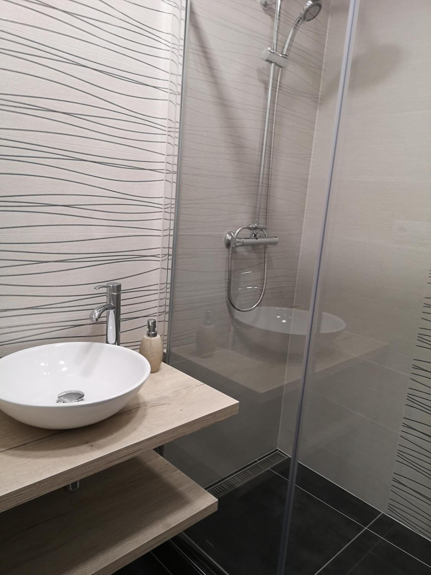 Slnecny Apartman Blizko Centra Apartment Kosice Bagian luar foto